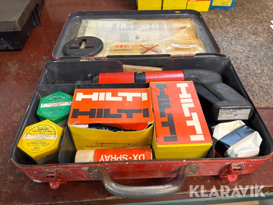 Bultpistol Hilti DX400 med spik,patroner och skydd