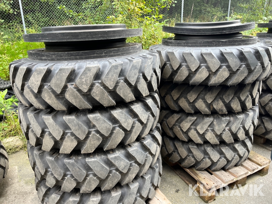 Däck till hjulgrävare Tiron 10.00-20 Nya 8 st