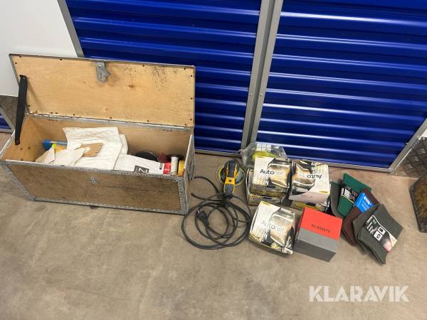 Slipmaskin och slippapper Mirka