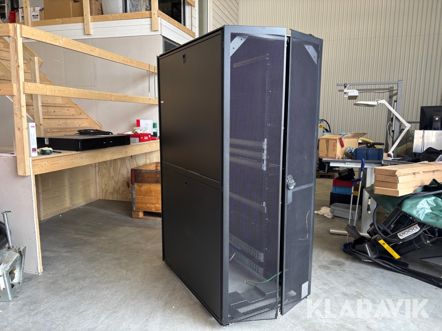Serverskåp Hewlett Packard med ups/apc