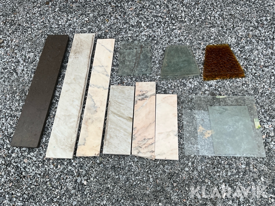 Glas och marmorskivor