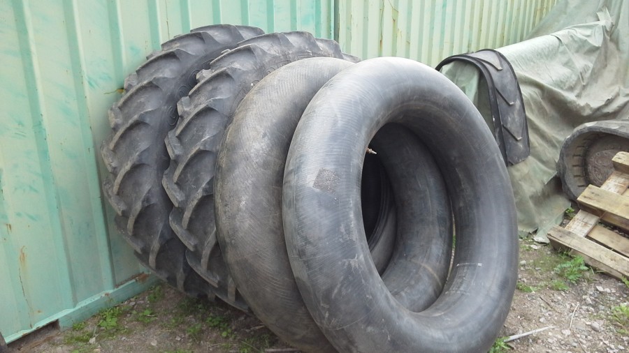 TRAKTORDÄCK MED SLANG