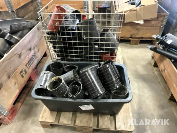 Parti med muffar till dräneringsrör