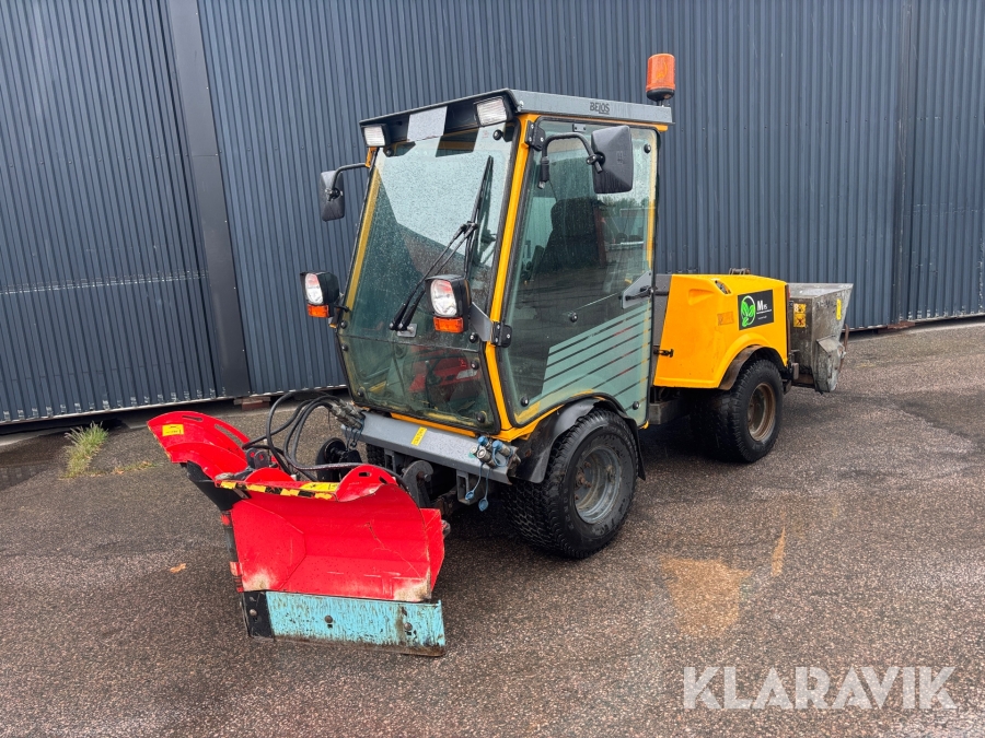 Redskapsbärare Belos Trans Pro 54 med Vikplog och sandspridare