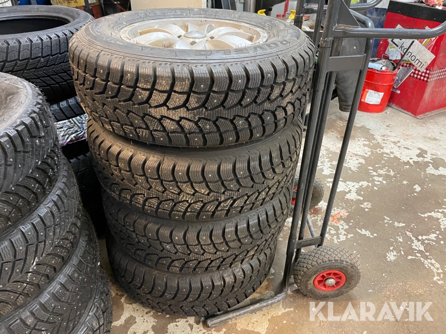 Däck Rovelo 235/17R16 4 st
