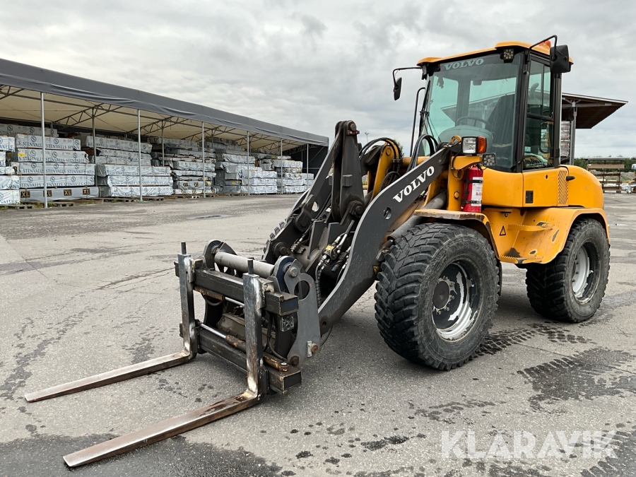 Hjullastare Volvo L35B PRO med hydrauliska gafflar