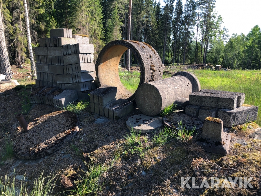 Diverse polsten samt brunnsring  