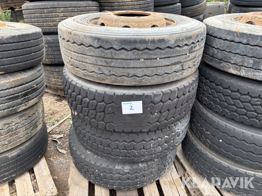 Släpvagnsdäck på fälg 265/70R19.5 4st