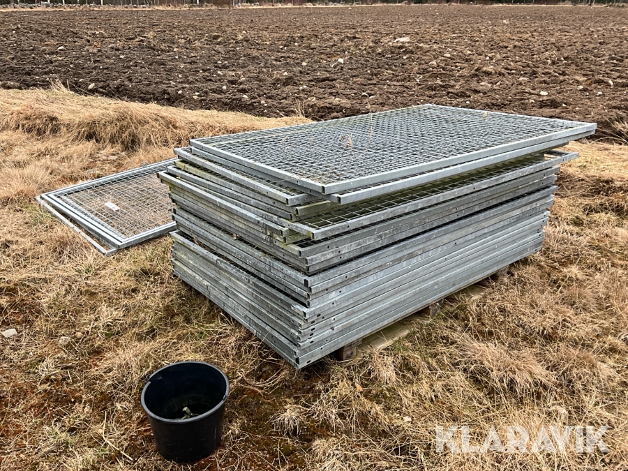 Hundgård Fomik 25st sektioner och 2st dörrar