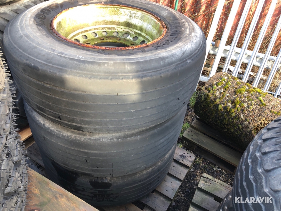3 st däck till traktorvagn