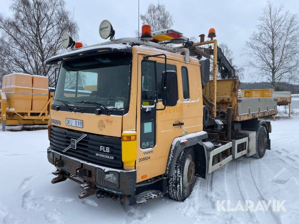 Lastväxlare med kranflak Volvo FL614 4X2