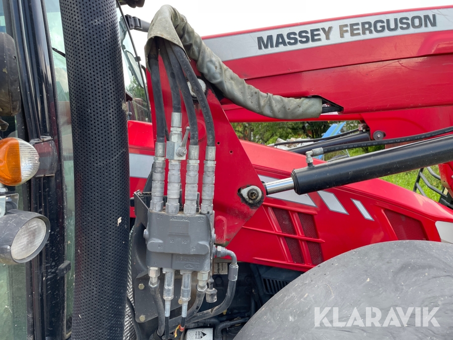 Traktor Massey Ferguson 5612