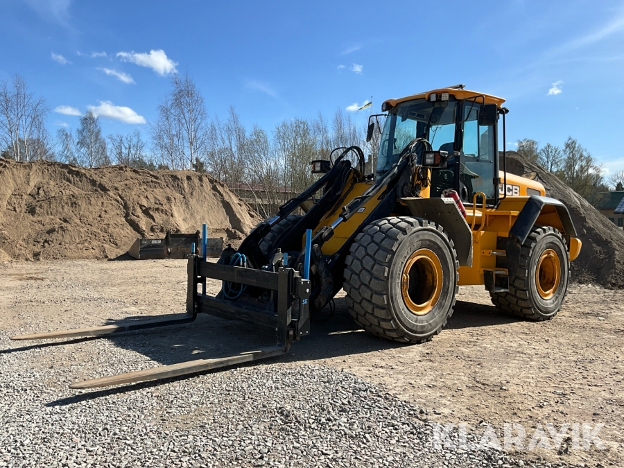 Hjullastare JCB 434S med skopa och hydrauliska pallgafflar