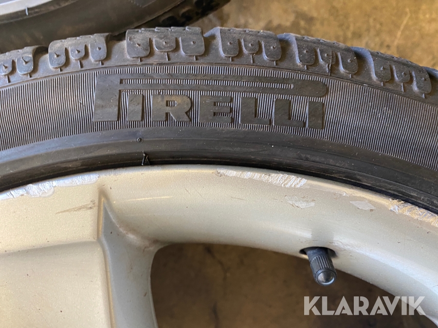 Vinterdäck med fälg 4st Pirelli/ Nokian 285/30R20, Helsing