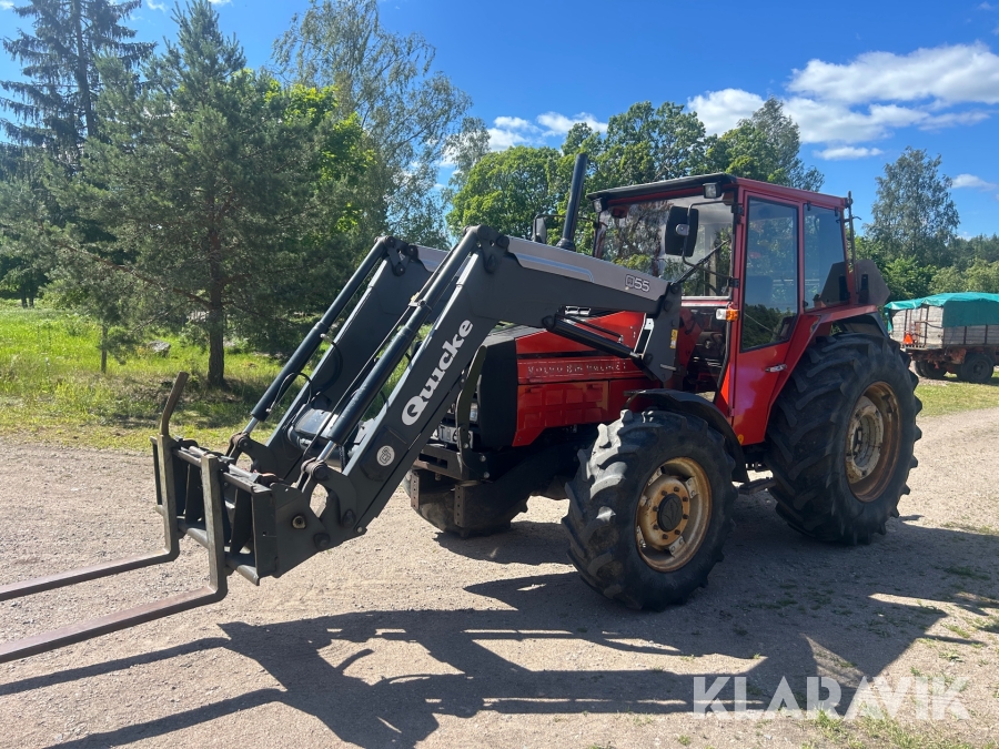 Traktor Volvo BM Valmet 705 med lastare