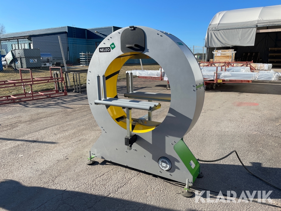 Halvautomatisk horisontal sträckfilmsmaskin Neleo 90