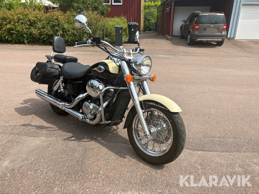 Motorcykel Honda Shadow Vt750c2