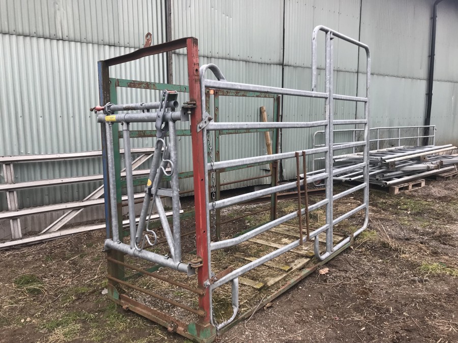 Behandlingsbox för djur 