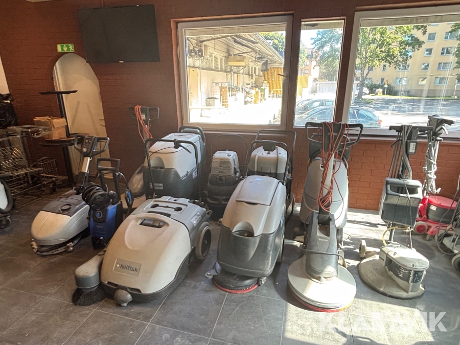 Parti med skurmaskiner Nilfisk 11st