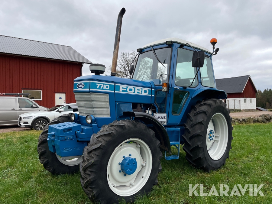 Traktor Ford 7710