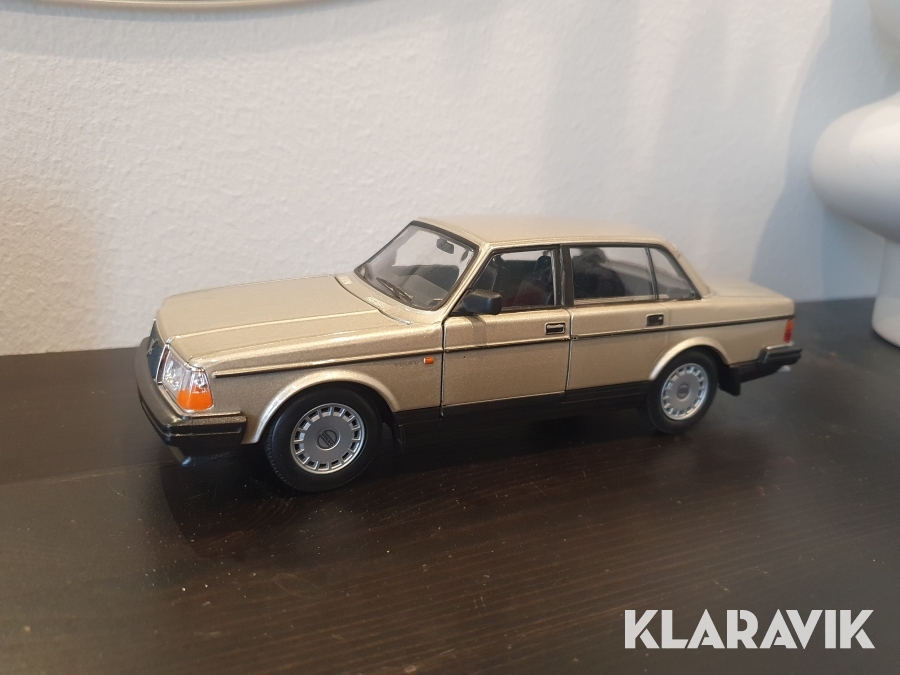 Modellbil Volvo 240 