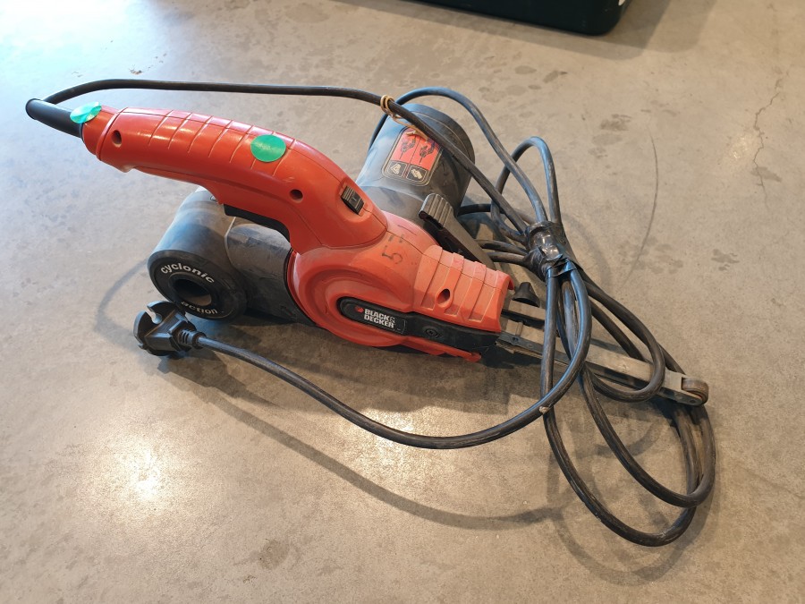 Fingerslipmaskin Black & decker KA900e