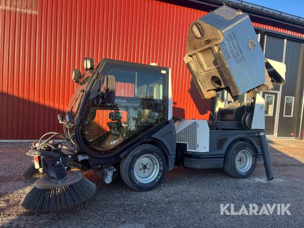 Sopmaskin Nilfisk City Ranger 3500 plogutrustad