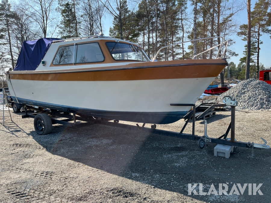 Motorbåt Monark 670 med båtvagn