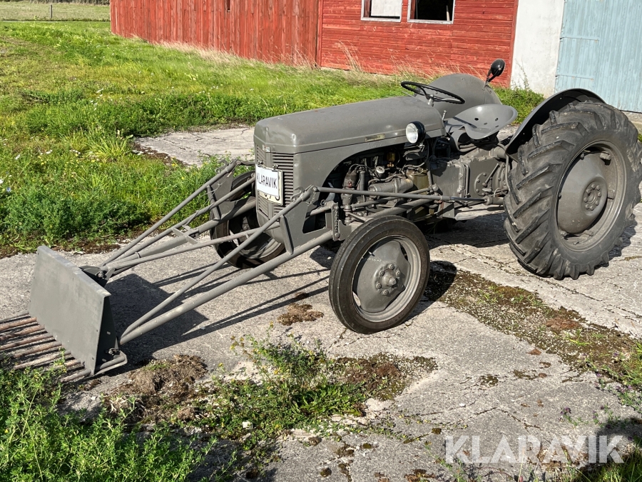 Veterantraktor Ferguson Ted 20 Grålle med lastare & grep
