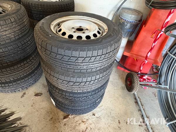 Året runt däck 195/65R15 4st