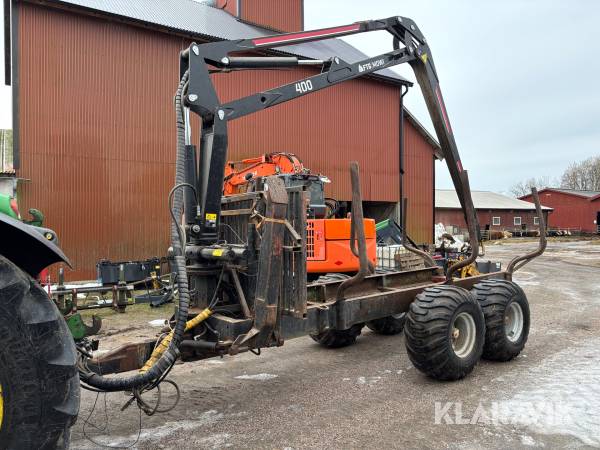 Huggarvagn med FTG Mowi kran 400