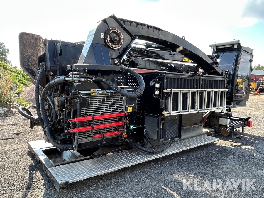 Flishugg på lastväxlarrede Bruks DM 806.3 ST