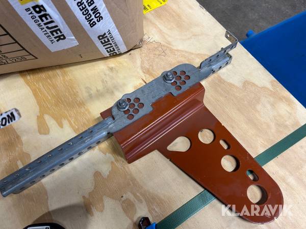 Fäste för bärläkt 2-kupig tegelröd 8 st