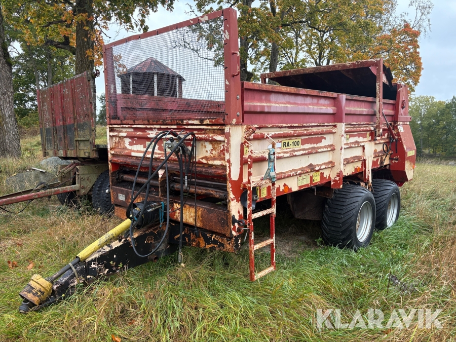 Fastgödselspridare Agrostroj Pelhrmov RA-100