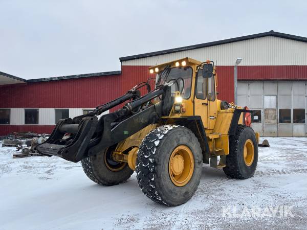 Hjullastare Volvo BM L90 / 4400 med pallställ och skopa