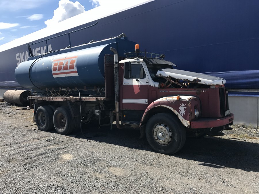Lastbil med vattentank