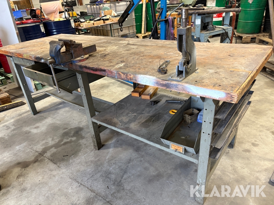 Arbetsbänk verkstadsbänk med skruvstäd