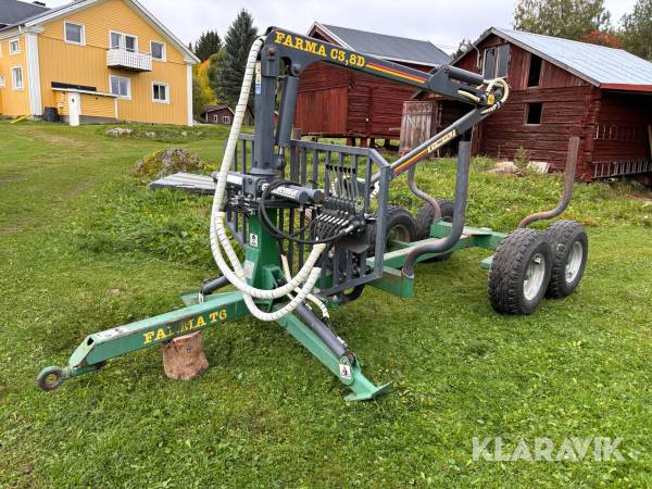 Skogsvagn Farma T6 med kran