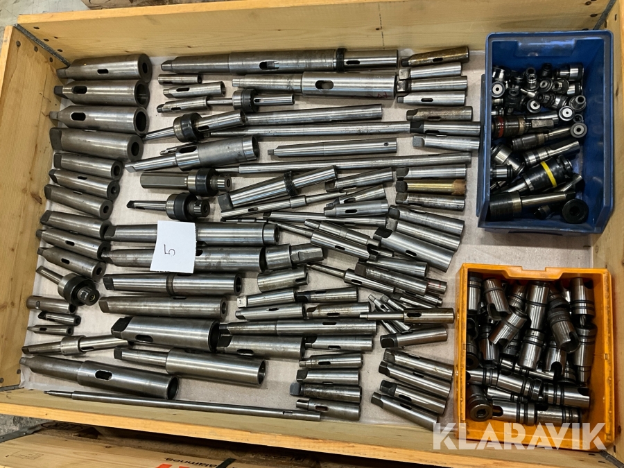 Diverse morsekonor och gängtappshållare