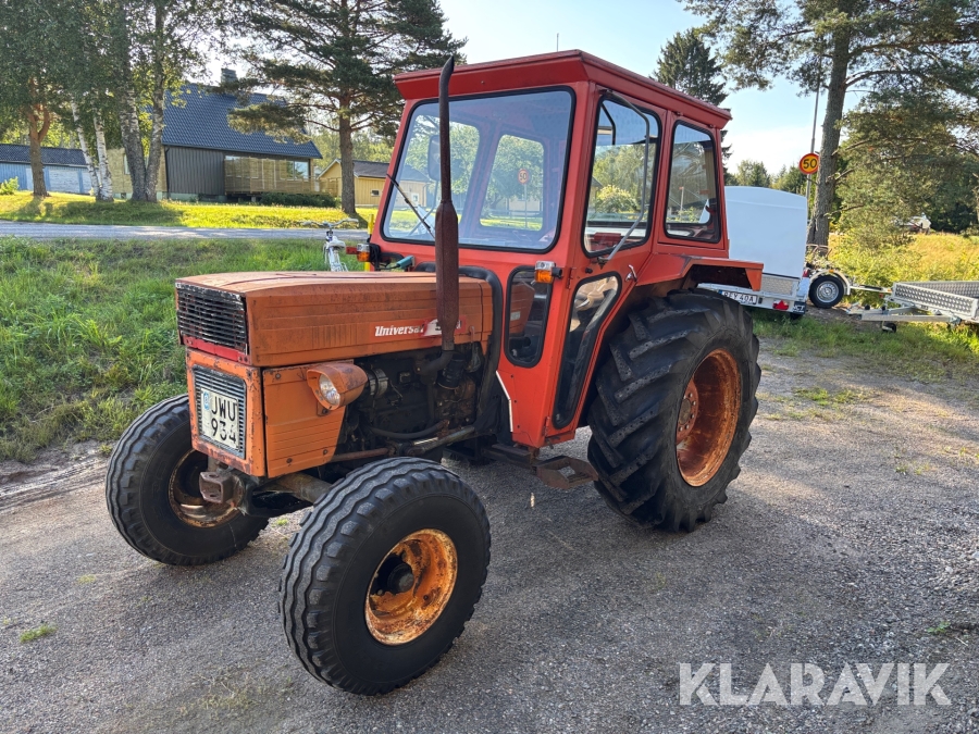 Veterantraktor Universal 550