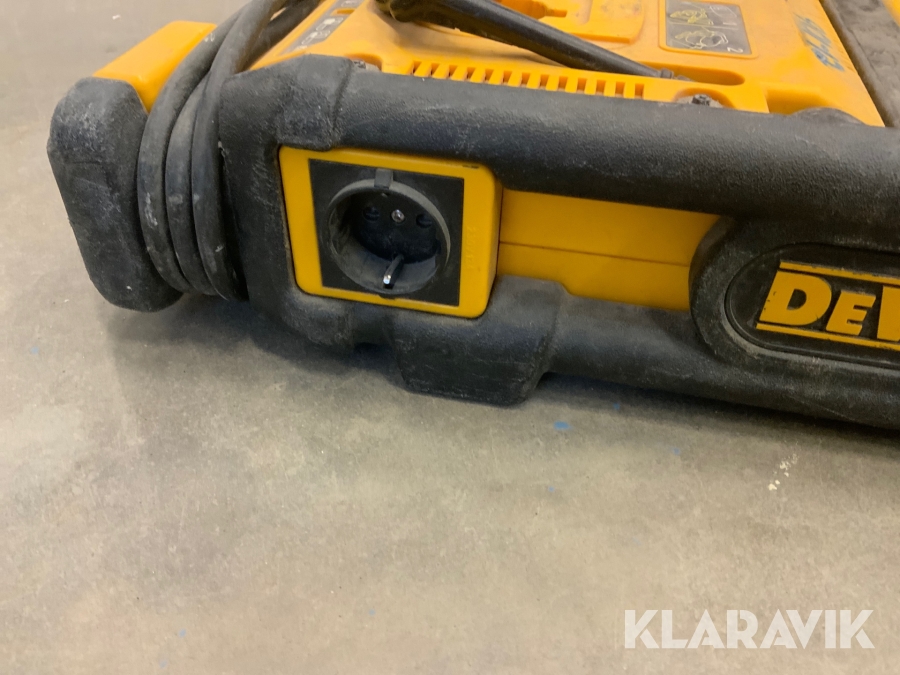Laddstation med bygglampa DeWalt DC022QW, Herrljunga, Klara