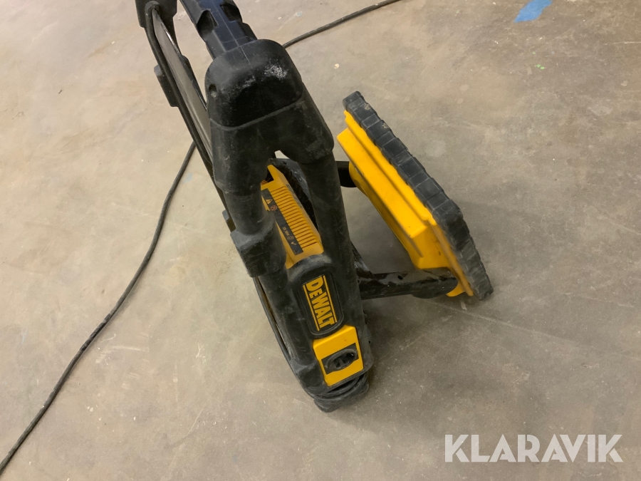 Laddstation med bygglampa DeWalt DC022QW, Herrljunga, Klara
