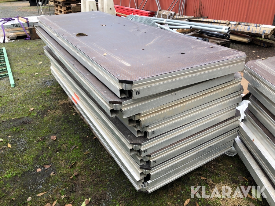 Eventgolv och bänkar Layher