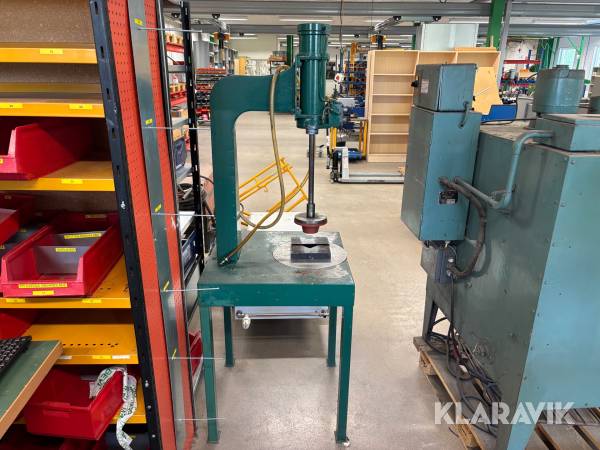 Pneumatisk press Festo X100-300