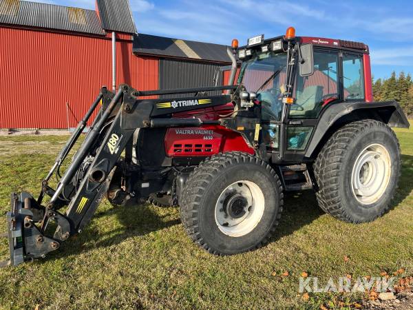 Traktor Valtra Valmet 6650-4 HT med lastare, frontlyft skopa & gafflar