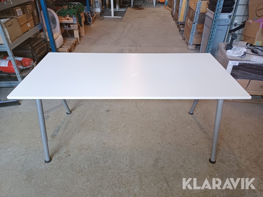 Skrivbord med justerbar höjd (manuell)