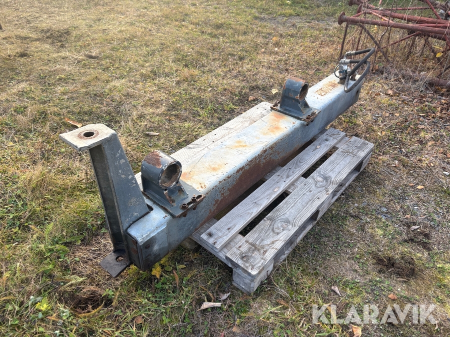 S Bom bakre sidovingsfäste