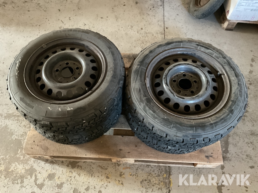 Vinterdäck Michelin 185/65R15 4st med fälg
