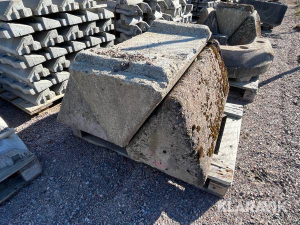 Betongsuggor 13 st