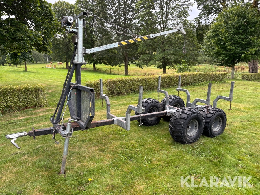 Skogsvagn T.Strands Mekaniska AB till fyrhjuling 